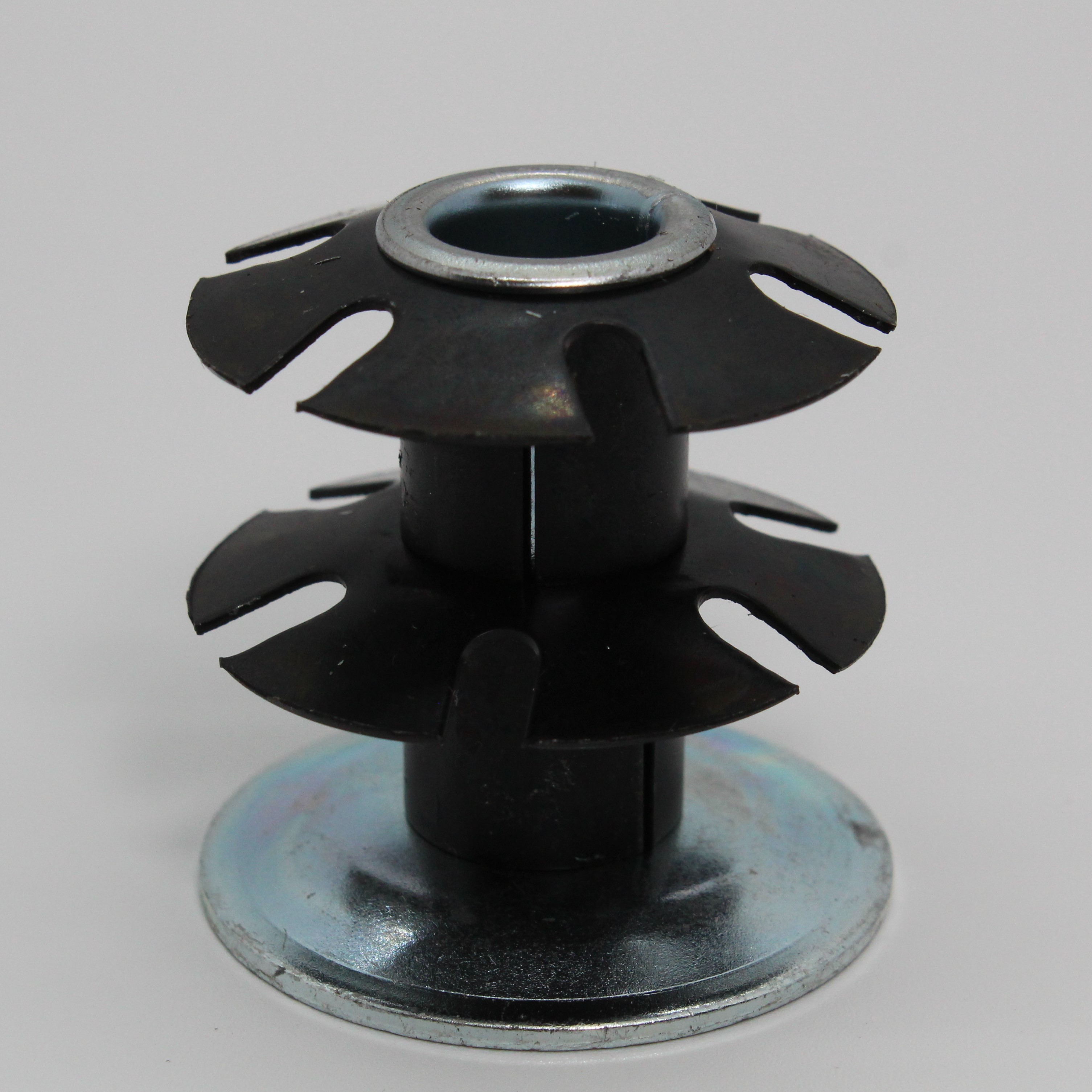 Socket; Grip Ring; 1.46"; Fits in 1-3/8 ID Round Tubing; Spring Retention; Fits 7/16" GR stems to 1-7/16". Base is 1.5" round. (Item #87691) Socket; Grip Ring; 1.46"; Fits in 1-3/8 ID Round Tubing; Spring Retention; Fits 7/16" GR stems to 1-7/16". Base is 1.5" round. (Item #87691)